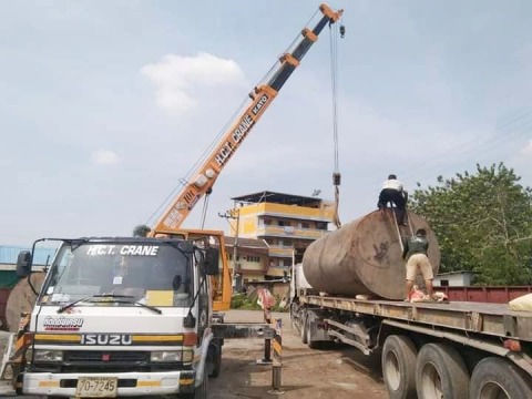 รถเครนให้เช่า งานยกถังเหล็กอุตสาหกรรม